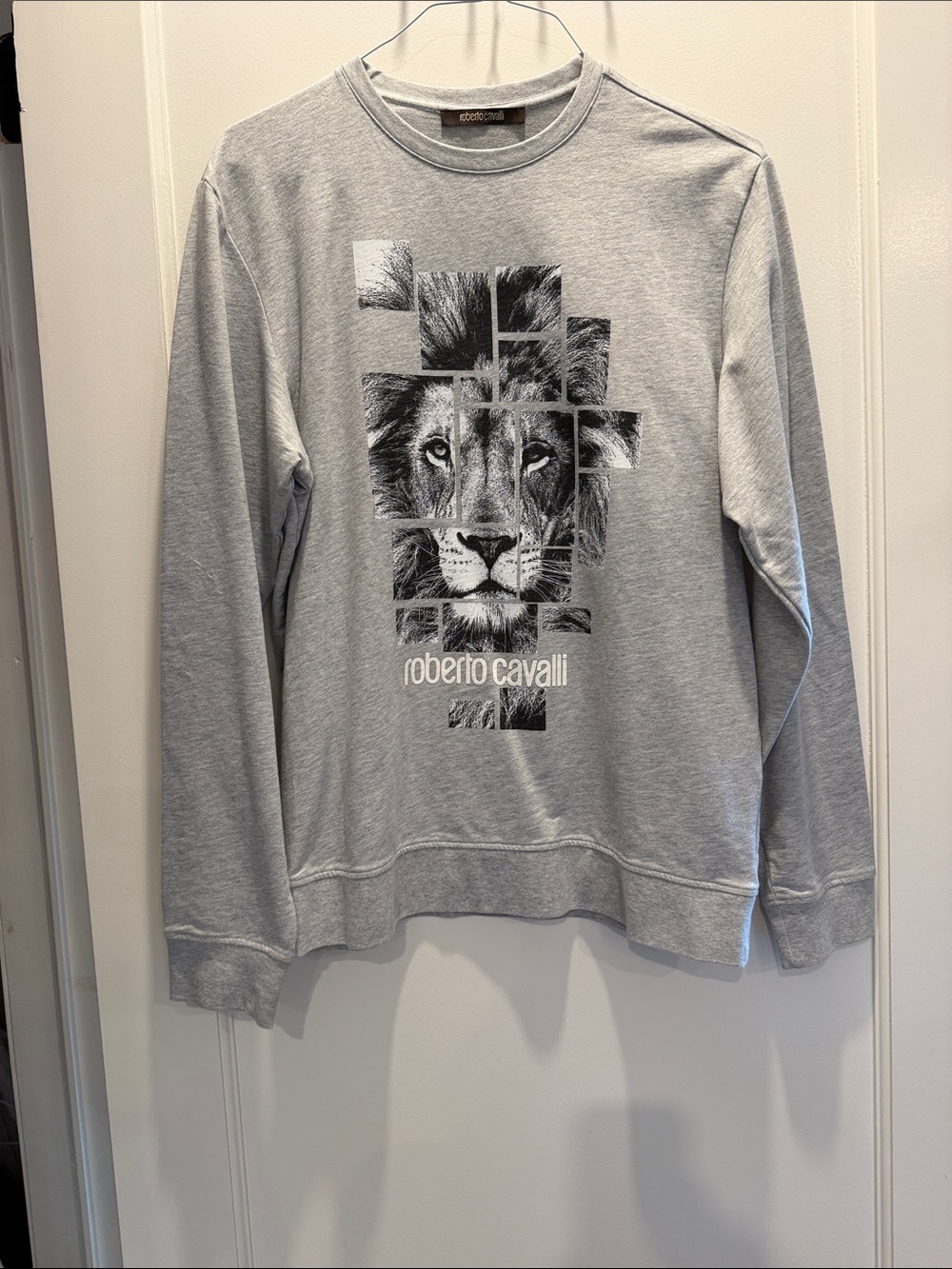 Roberto Cavalli Light Gray Crewneck Sweatshirt with Black Lion Graphic